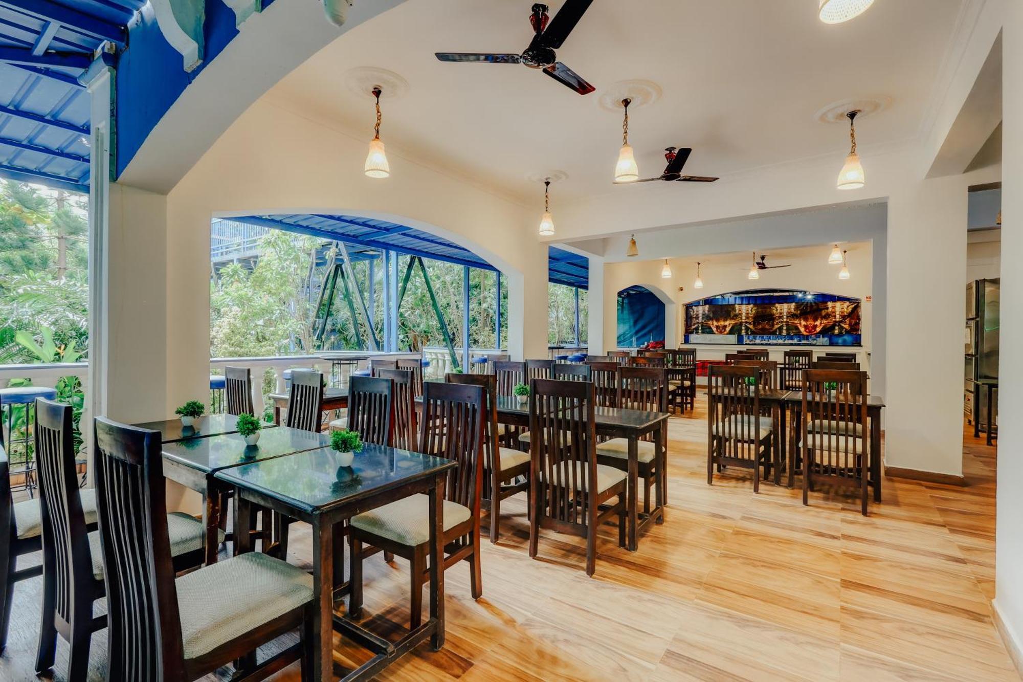 Mayflower Beach Resort By Casa Eternal Baga Exterior foto